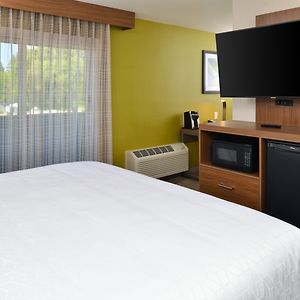 Deluxe  King Room Hearing accessible